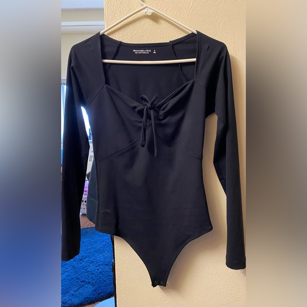 Abercrombie long sleeve bodysuit with tie keyhole cutout